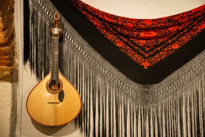 portugal-lisbon-alfama-fado-400-284554380